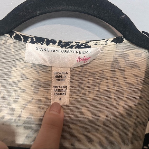 Diane vonFurstenberg Vintage DVF Wrap Dress Silk Floral Black Cream Size 8 - Picture 4 of 10